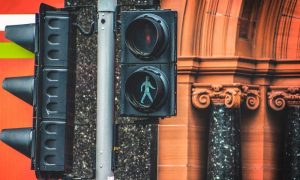 El comisionado de los EE. UU. insta a los legisladores a acelerar las regulaciones de criptomonedas
